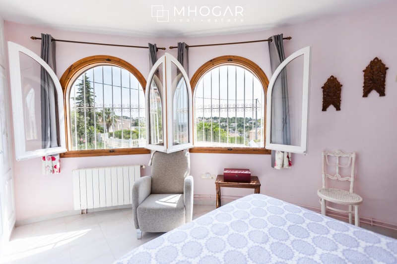 Calpe-Casa hermosa con vistas al mar y Peñón de Ifach a la venta